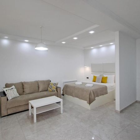 Appartment Lux, 2 Bedroom Jerevan Buitenkant foto