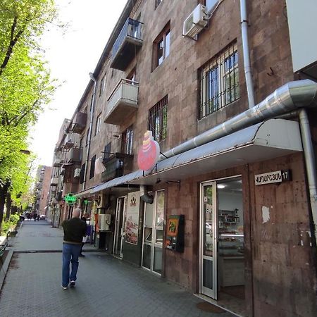Appartment Lux, 2 Bedroom Jerevan Buitenkant foto