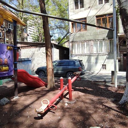 Appartment Lux, 2 Bedroom Jerevan Buitenkant foto