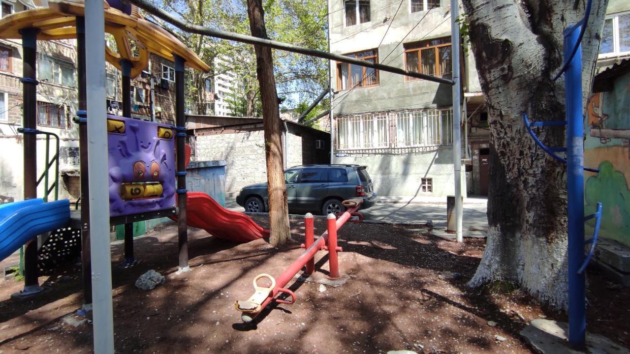 Appartment Lux, 2 Bedroom Jerevan Buitenkant foto